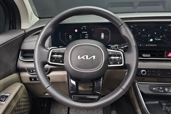 2024 Kia Carnival с пробегом 12 952 км