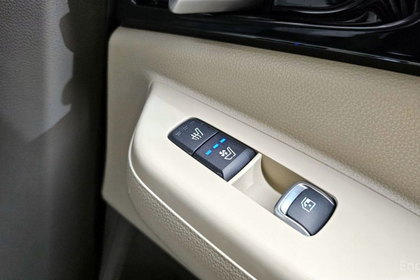 2024 Kia Carnival с пробегом 3 855 км