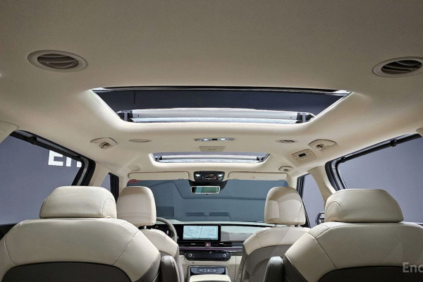 2024 Kia Carnival с пробегом 3 855 км