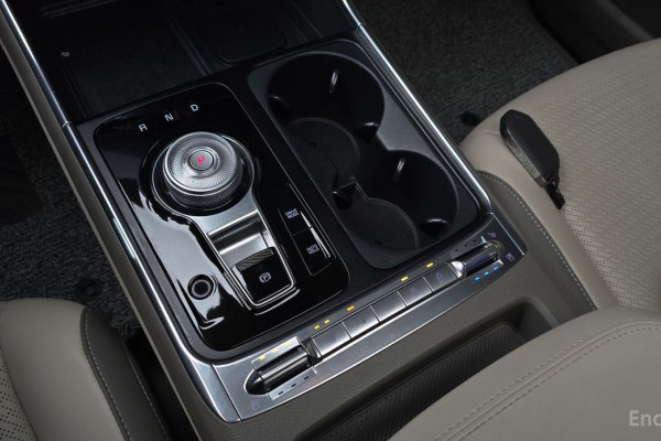 2023 Kia Carnival с пробегом 33 883 км