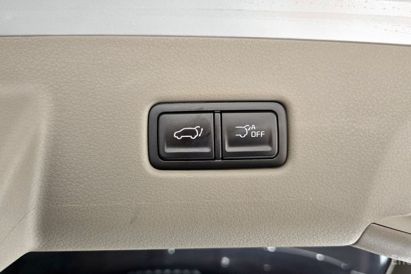 2024 Kia Carnival с пробегом 3 855 км