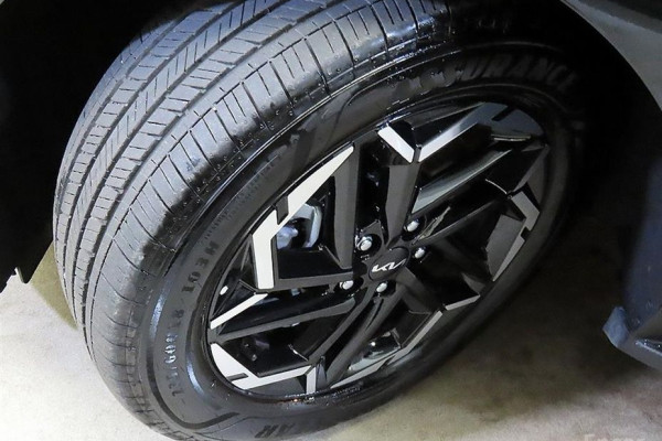 2025 Kia Carnival с пробегом 6 247 км