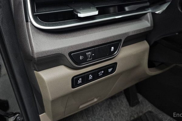 2024 Kia Carnival с пробегом 12 952 км