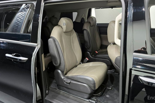 2023 Kia Carnival с пробегом 35 512 км