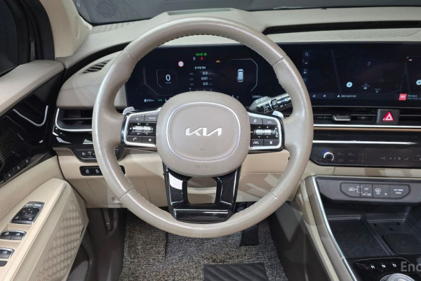 2023 Kia Carnival с пробегом 33 883 км