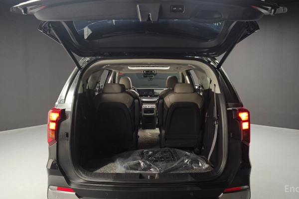 2024 Kia Carnival с пробегом 12 952 км