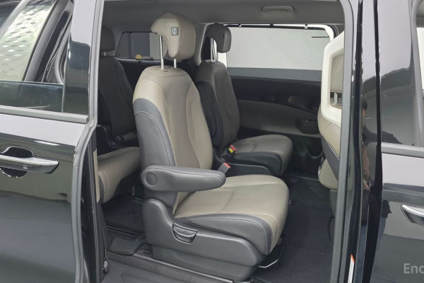 2024 Kia Carnival с пробегом 41 698 км