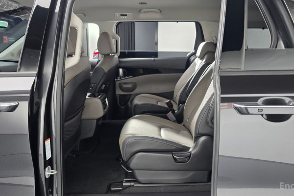 2025 Kia Carnival с пробегом 4 308 км