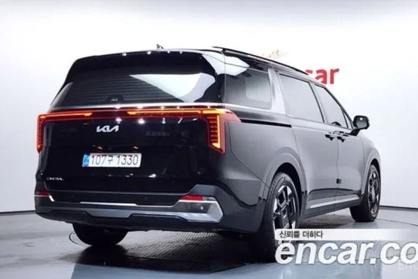 2025 Kia Carnival с пробегом 11 128 км