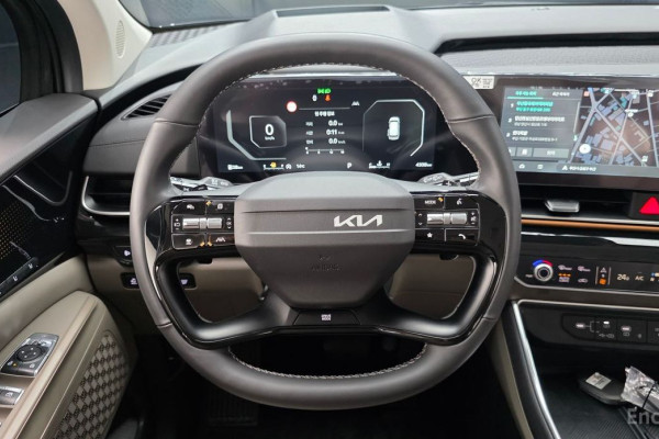 2025 Kia Carnival с пробегом 4 308 км