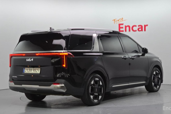 2024 Kia Carnival с пробегом 17 860 км