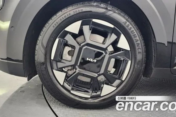 2025 Kia Carnival с пробегом 11 128 км