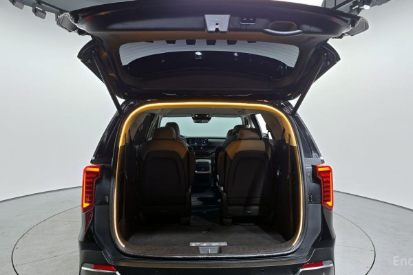 2023 Kia Carnival с пробегом 35 512 км