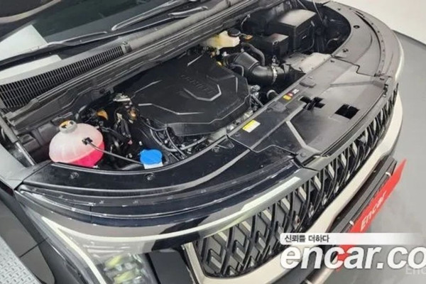 2025 Kia Carnival с пробегом 11 128 км