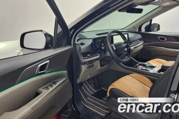 2025 Kia Carnival с пробегом 11 128 км