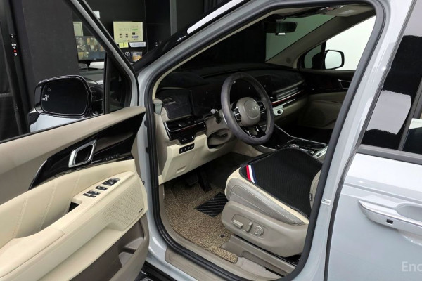 2024 Kia Carnival с пробегом 42 888 км