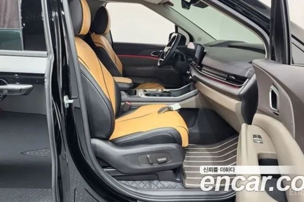 2025 Kia Carnival с пробегом 11 128 км