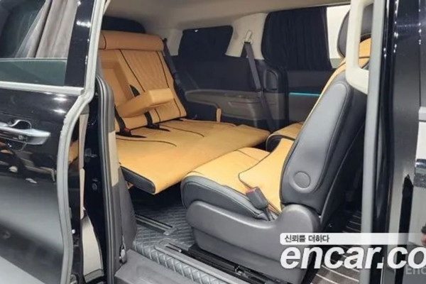 2025 Kia Carnival с пробегом 11 128 км