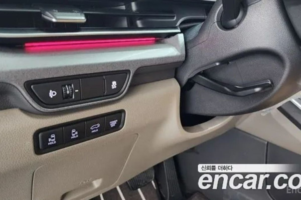 2025 Kia Carnival с пробегом 11 128 км