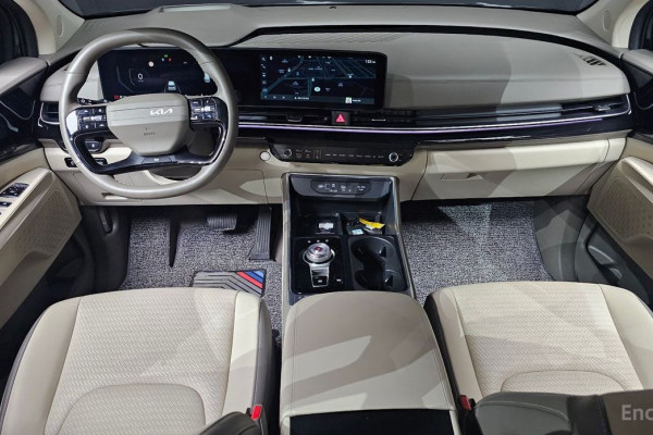 2025 Kia Carnival с пробегом 22 455 км