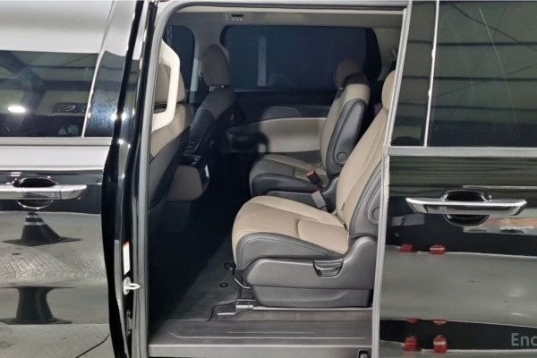 2024 Kia Carnival с пробегом 31 039 км