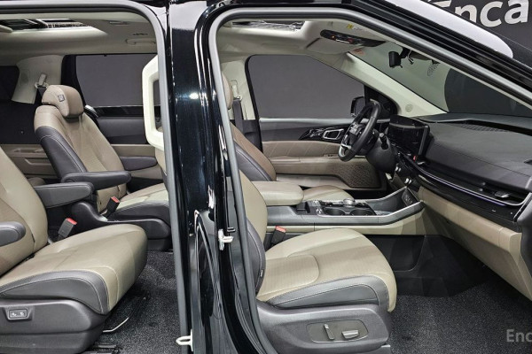 2025 Kia Carnival с пробегом 28 231 км