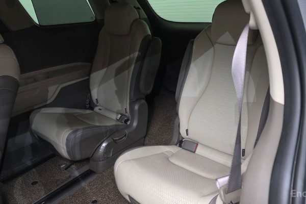 2024 Kia Carnival с пробегом 42 888 км