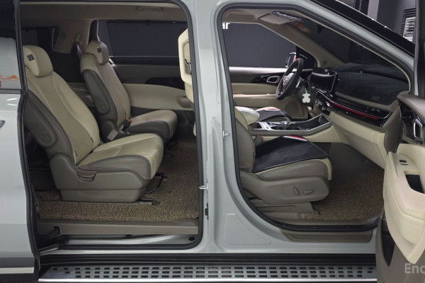 2024 Kia Carnival с пробегом 42 888 км