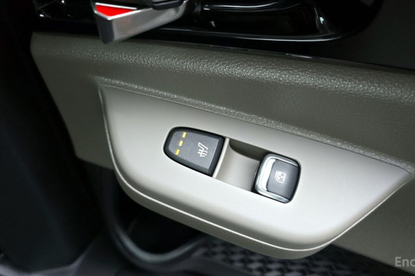 2024 Kia Carnival с пробегом 17 860 км