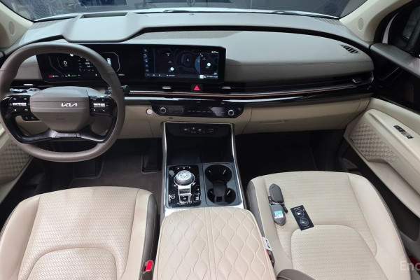 2025 Kia Carnival с пробегом 14 552 км