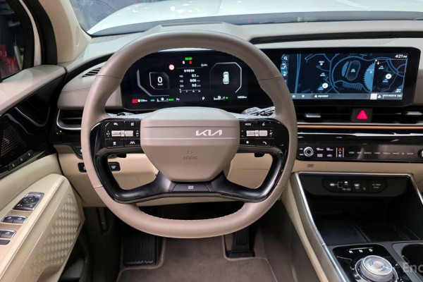 2025 Kia Carnival с пробегом 14 552 км