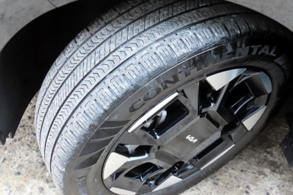 2024 Kia Carnival с пробегом 42 800 км