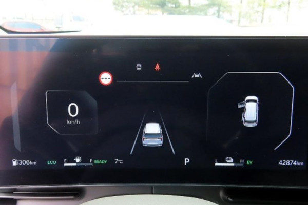 2024 Kia Carnival с пробегом 42 800 км