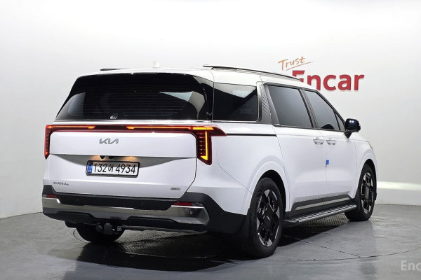 2025 Kia Carnival с пробегом 13 474 км