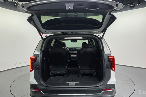 2024 Kia Carnival с пробегом 74 811 км