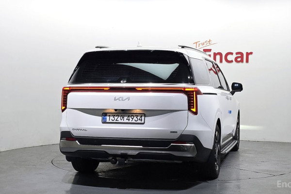 2025 Kia Carnival с пробегом 13 474 км