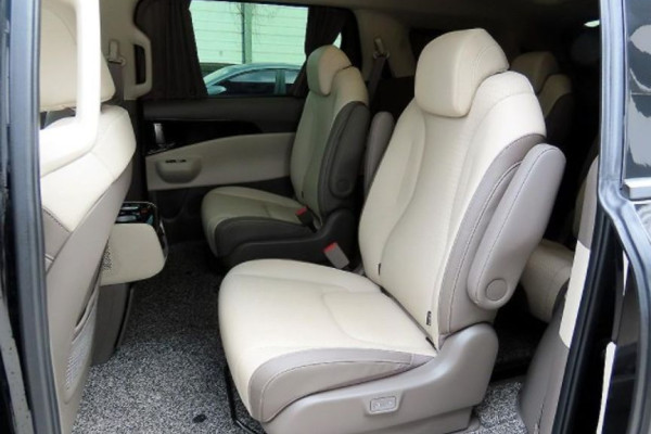 2024 Kia Carnival с пробегом 42 800 км