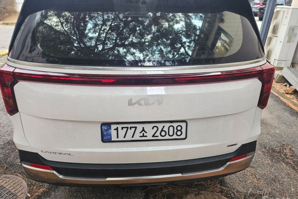 2024 Kia Carnival с пробегом 24 800 км