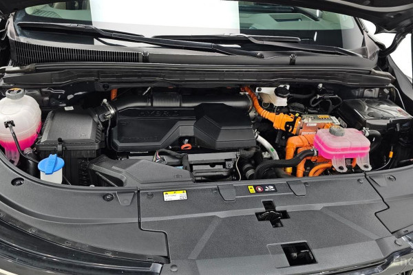 2025 Kia Carnival с пробегом 16 140 км