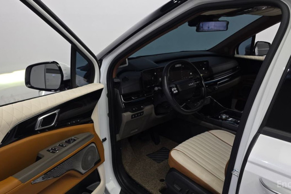 2025 Kia Carnival с пробегом 13 474 км