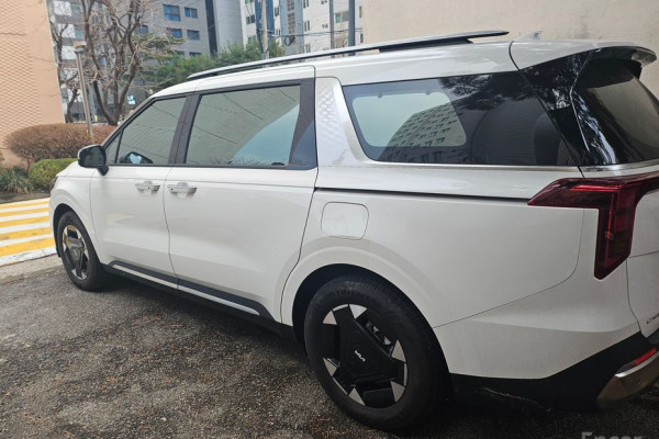 2024 Kia Carnival с пробегом 24 800 км