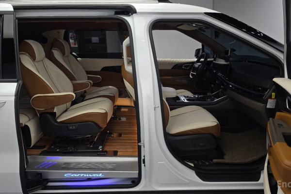 2025 Kia Carnival с пробегом 13 474 км