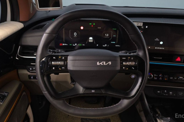 2025 Kia Carnival с пробегом 13 474 км