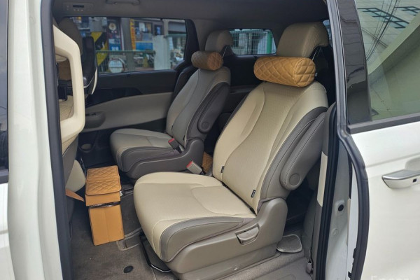 2024 Kia Carnival с пробегом 24 800 км