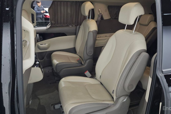 2025 Kia Carnival с пробегом 16 140 км