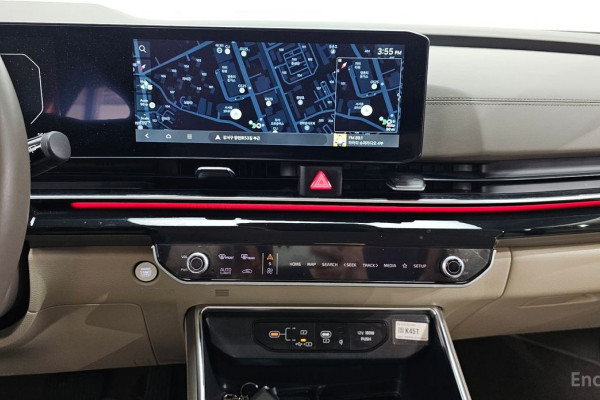 2025 Kia Carnival с пробегом 16 140 км