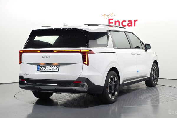 2026 Kia Carnival с пробегом 776 км