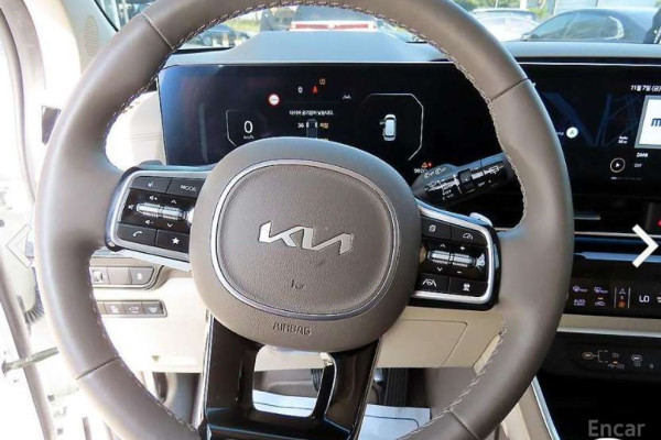 2024 Kia Carnival с пробегом 9 908 км