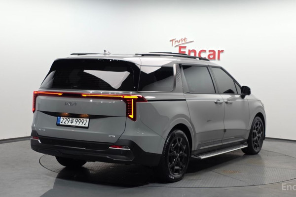 2025 Kia Carnival с пробегом 16 010 км