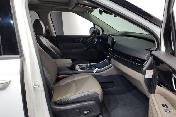 2024 Kia Carnival с пробегом 29 404 км